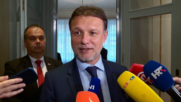 Jandroković najavio tužbu protiv Bernardića jer ga je nazvao rektalnim alpinistom