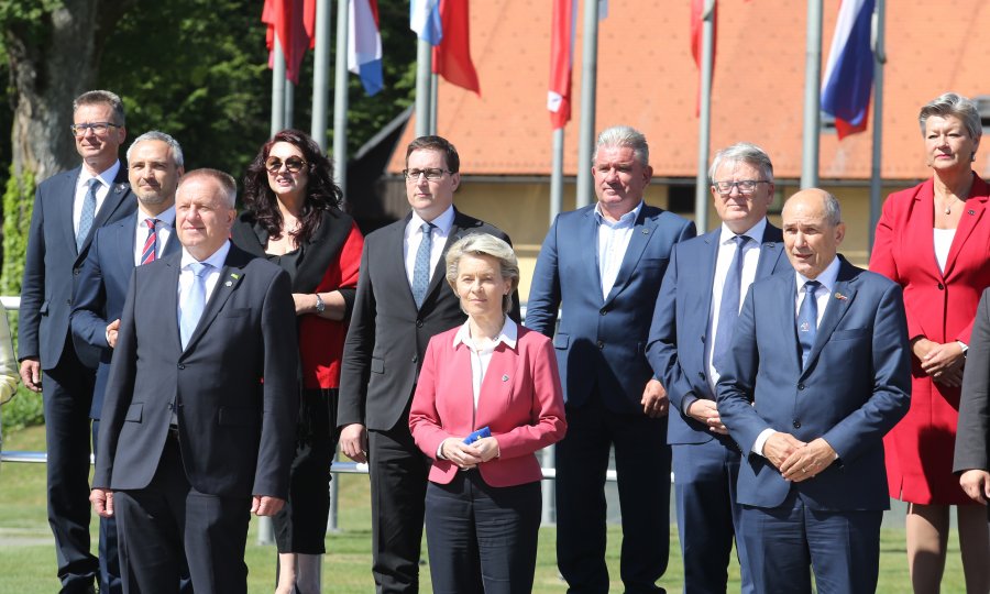 Njemački mediji: Janša izazvao skandal prvog dana predsjedanja Slovenije EU-om