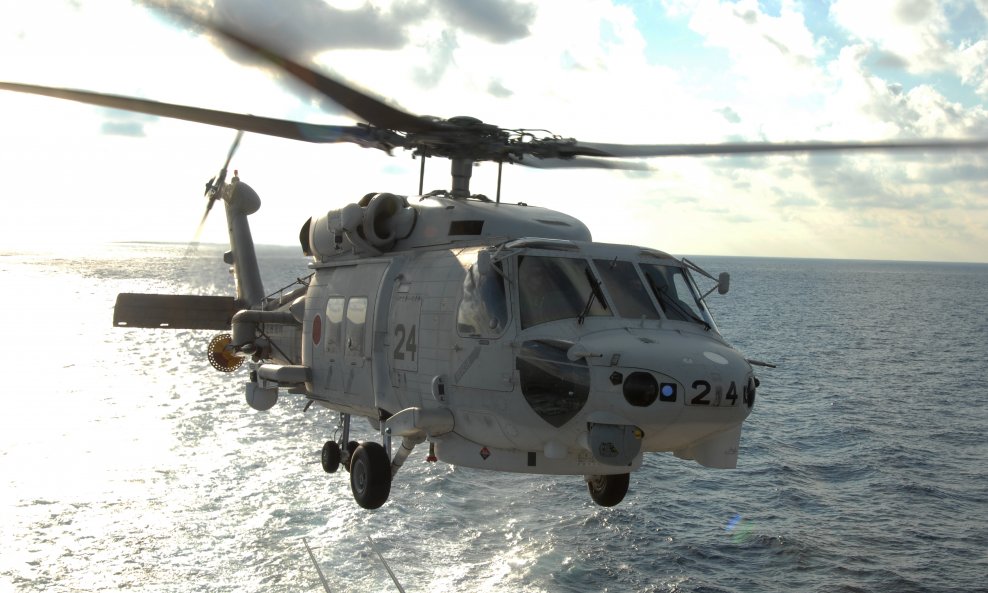 Sudarila se dva japanska vojna helikoptera: Jedan član posade poginuo, sedam nestalo