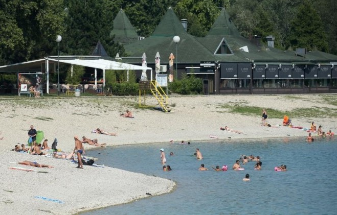 LOŠE VIJESTI ZA PLIVAČE: Na zagrebačkom Jarunu kvaliteta vode nije dobra pa ovog ljeta nema kupanja na većini plaža