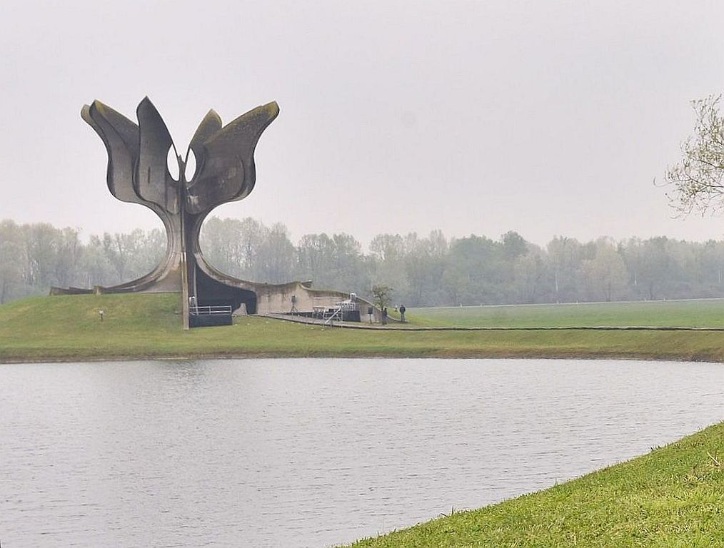 Koić i Banić: Zašto su fotografije iz logora Treblinka kod JUSP Jasenovac lažno prikazane kao jasenovačke?