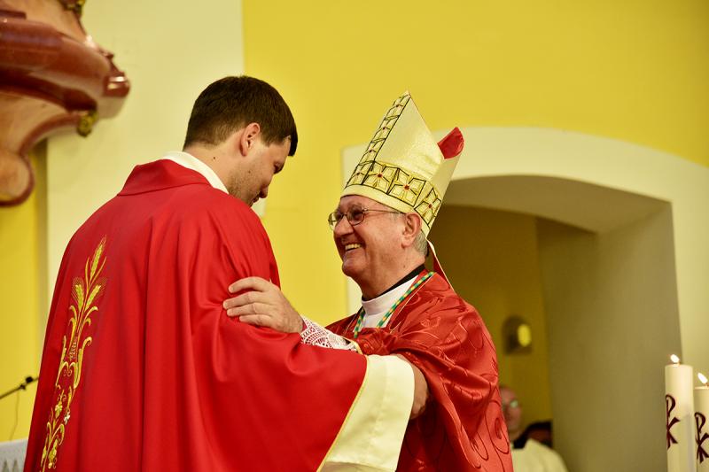 Slučaj don Delaša: Što kaže nauk Katoličke crkve o svećenikovoj poslušnosti biskupu?