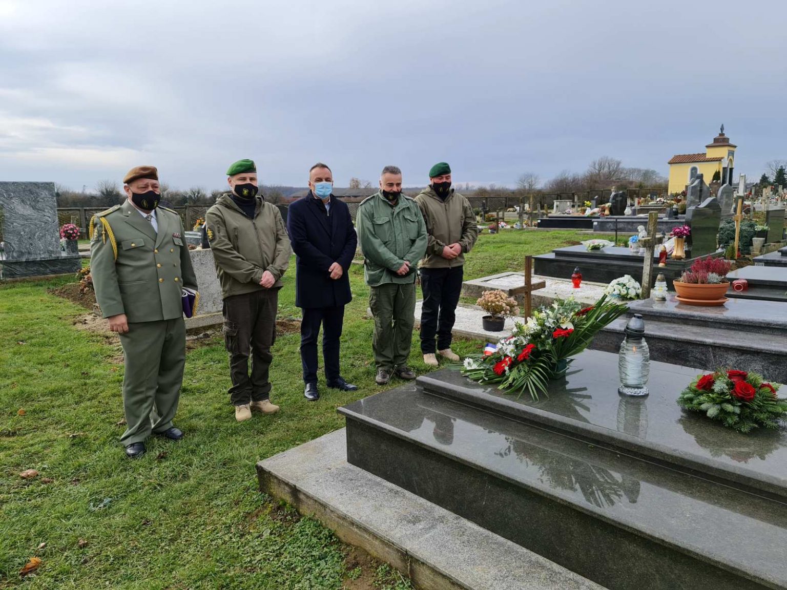 Dostojanstveno obilježena 8. godišnjica smrti zapovjednika i prvog hrvatskog redarstvenika Miralema Alečkovića