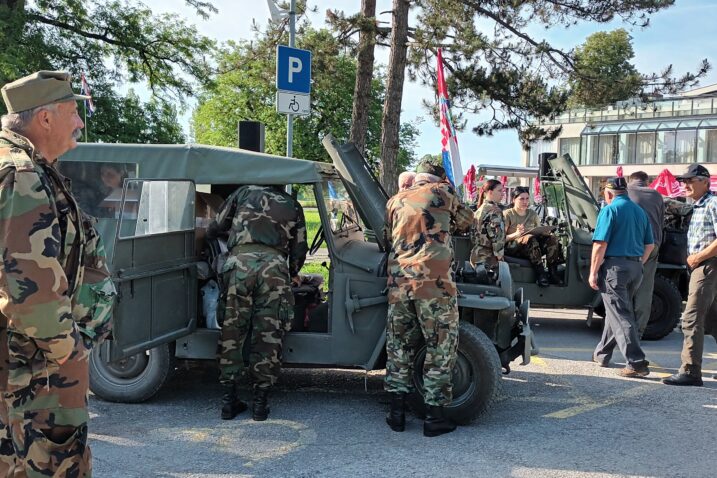 Otvoren 22. Međunarodni susret starodobnih vojnih vozila u Karlovcu