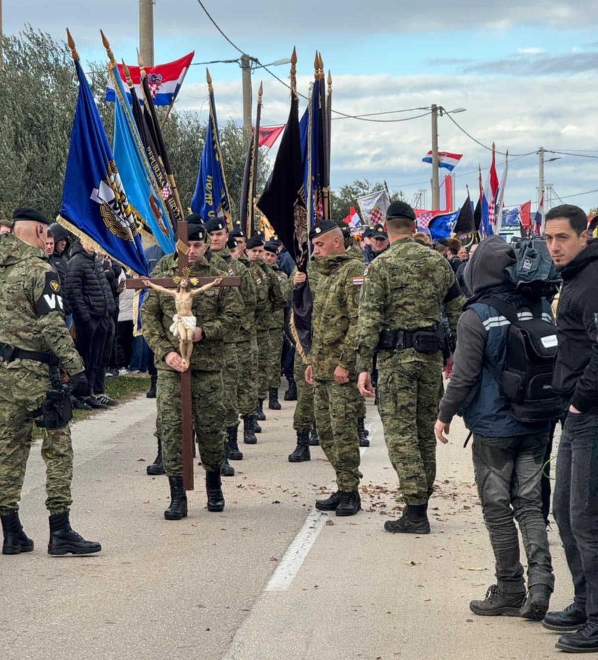Škabrnja obilježava 34. obljetnicu stradanja u Domovinskom ratu - UHB RH ponosno sudjeluje u Koloni sjećanja