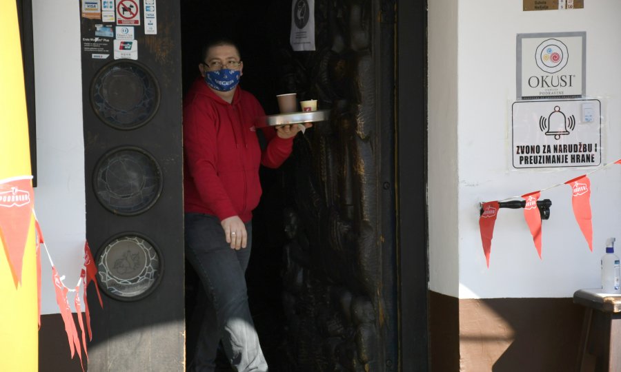 Ugostitelji zadovoljni otvaranjem terasa, no to ne rješava problem: Teško je očekivati da će mnogi i profitirati od toga, problem su restorani