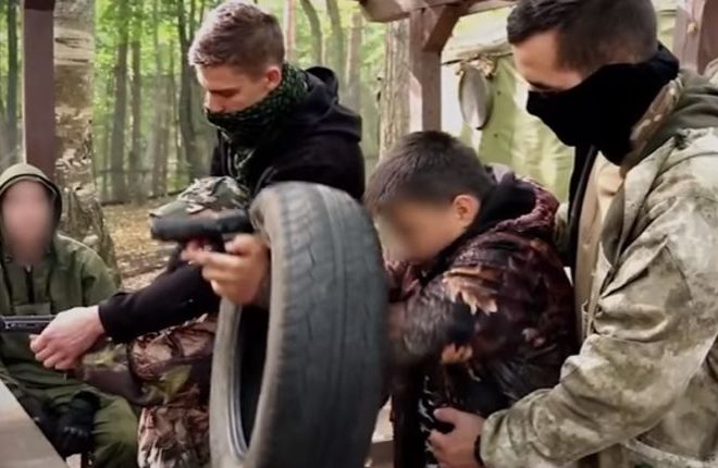 NE KRIVITE HRVATE, VI OBRAZUJETE SVOJU DECU U VOJNIM KAMPOVIMA