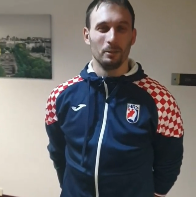 RATNIK KARAČIĆ OBJAVIO VIDEO PORUKU: ”I s jednom nogom ću igrati, ako treba”