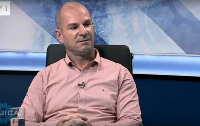 Odvjetnik Karačić: “Moje ime je Davorin i ja sam nenormalan”