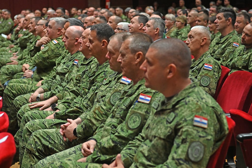 U Karlovcu svečano obilježena 34. obljetnica Hrvatske kopnene vojske: “Tehnologija nas jača, ali čovjek ostaje u središtu”