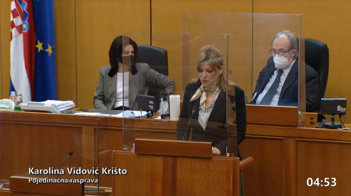 Karolina Vidović Krišto – Malo je reći da se zakoni od strane sudova i HNB-a krše – vi zakonima brišete pod
