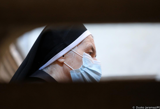 I ČASNIM SESTRAMA STIGAO VRTOGLAVO VISOK RAČUN ZA PLIN: Sestra Hedviga ide u Plinaru nagovoriti nadležne da im obračunavaju plin kao da su obitelj