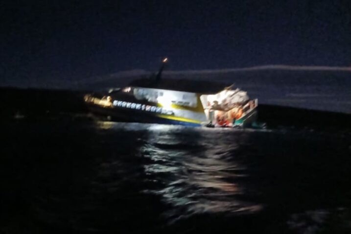 Na Premudi se nasukao katamaran "Princ Zadra", Jadrolinija šalje brod po putnike