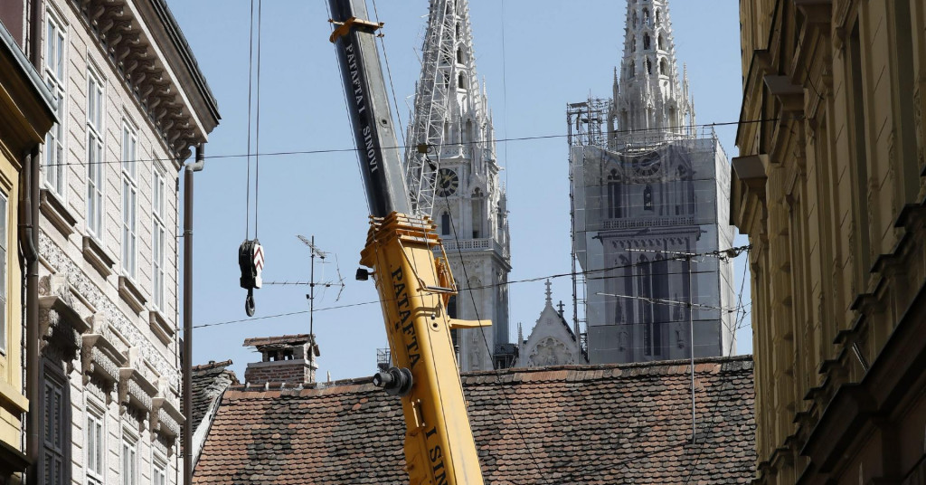 Na modrom nebu iznad Zagreba: Dizalice preplavile glavni grad, provjerili smo koliko koštaju