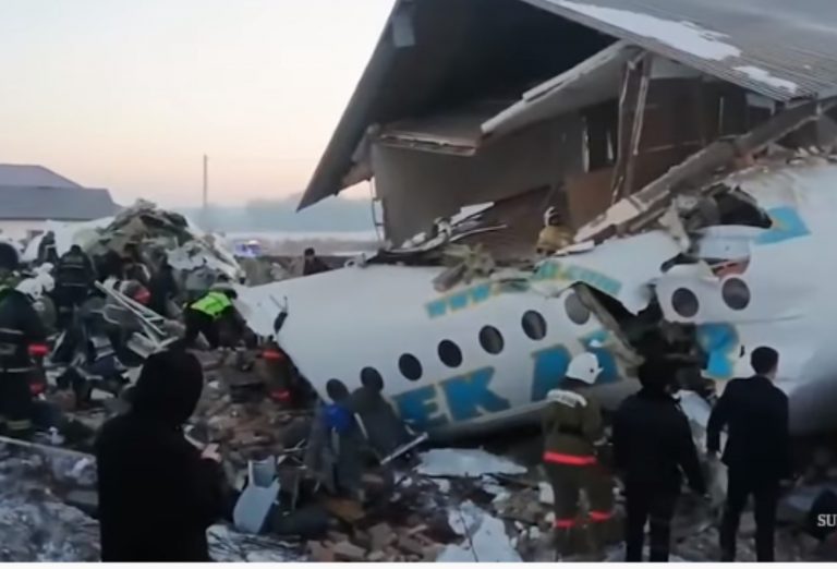 (FOTO, VIDEO) Tragedija u Kazahstanu: Srušio se putnički zrakoplov, najmanje 14 poginulih