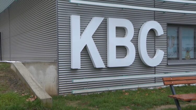 Ginekolog koji je nepravomoćno osuđen za silovanje pacijentice u KBC-u Osijek dobio je otkaz