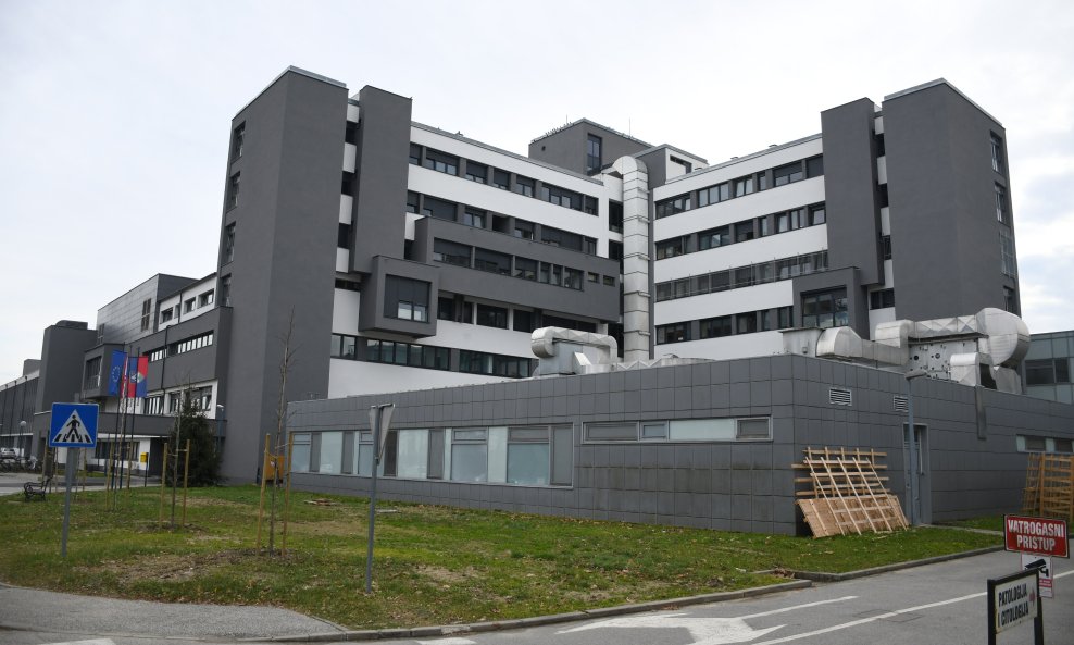 Kaos u koprivničkoj bolnici: Bivši ravnatelj morao hitno na operaciju - nije bilo nikoga da ga operira