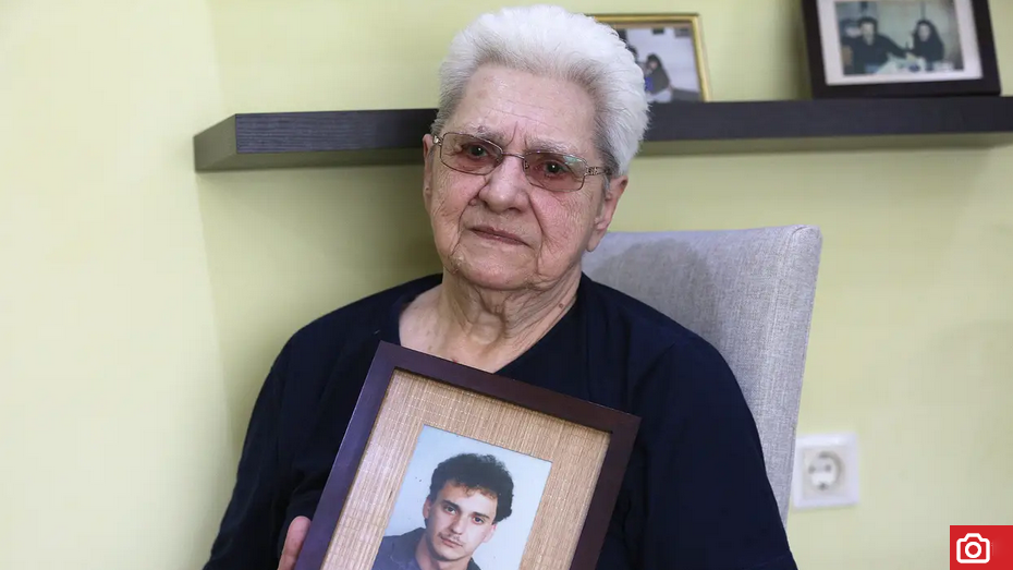 'Prošla su desetljeća, ali moj mozak i psiha još žive u nadi da je moj sin Jasmin ipak živ'