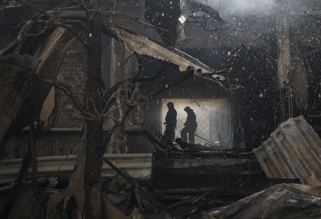 RAT U UKRAJINI  Ukrajinci tvrde da su ih Rusi u Mariupolju napali kemijskim oružjem uz pomoć drona