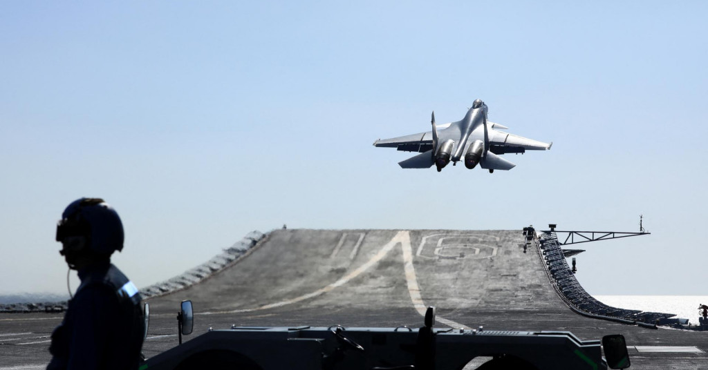 Ovo su prve fotografije novog kineskog nosača aviona o kojem Zapad bruji mjesecima...