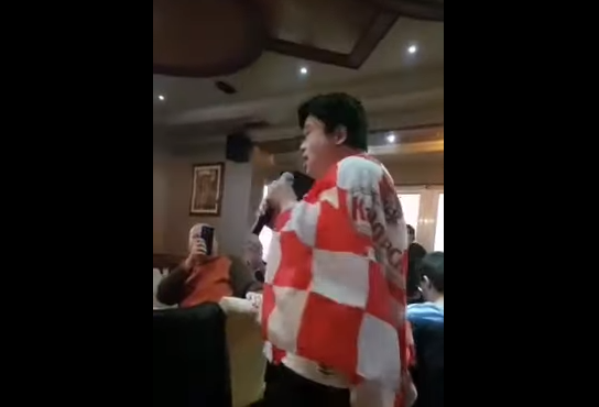 VRATIO SE KINEZ “USTAŠA” IZ IMOTSKOG: “Pjevao je pjesme koje potiču mržnju, bit će sproveden pred suca”