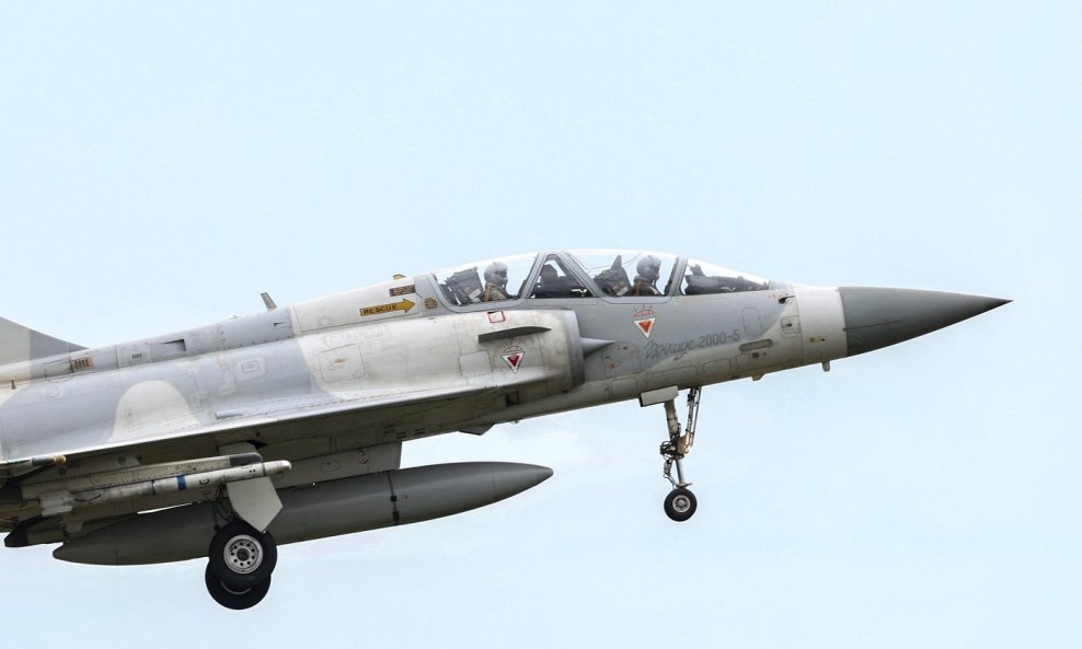 IZNENADNA ESKALACIJA  Kinezi brodovima okružili Tajvan i izveli bojevu paljbu: Tajvan digao vojne avione; Javio se SAD