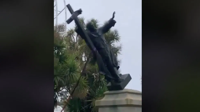 U San Francisku srušili kip svetog Franje – Može li se stati na kraj ovome nasilju, vandalizmu, razbojstvu, pljački?