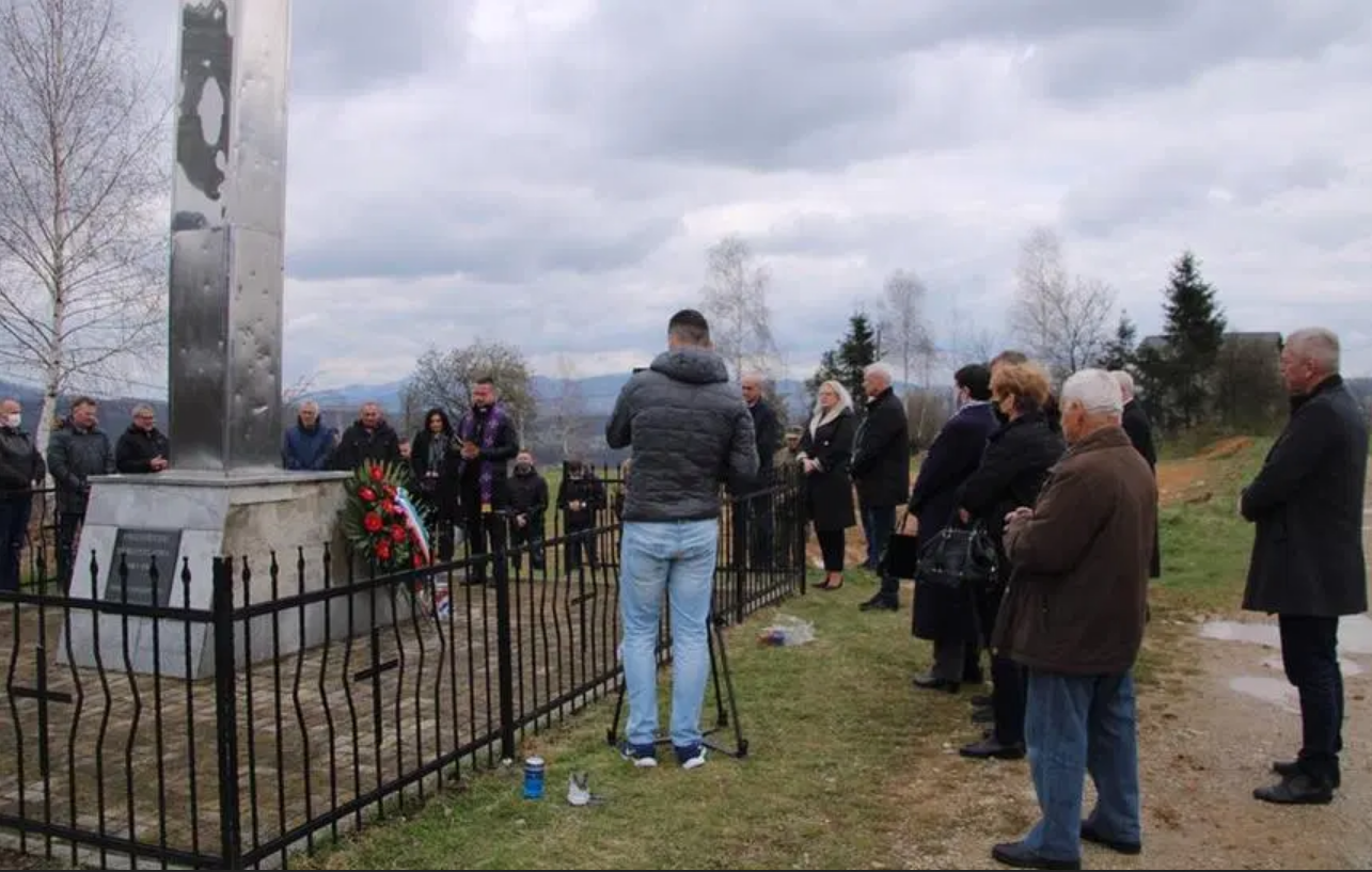 Višnjica Gaj: Obilježena 28. godišnjica stradanja Hrvata i početka otvorene agresije ‘Armije R BiH’ na Kiseljak