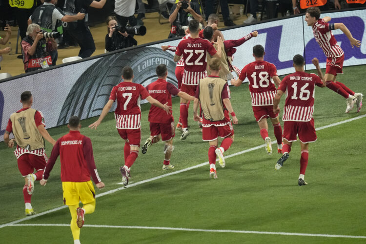 Olympiakos u zadnjim minutama produžetaka slomio Fiorentinu i osvojio Konferencijsku ligu!