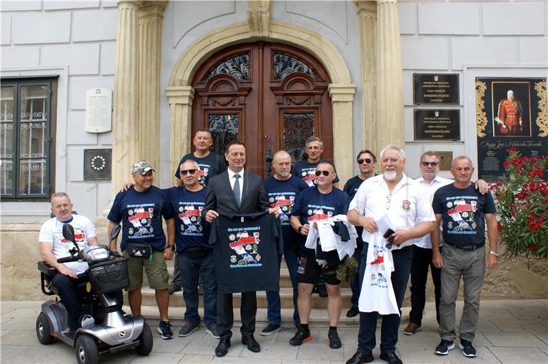 Varaždinski branitelji 1000 kilometara pješice na puštanje u promet Pelješkog mosta