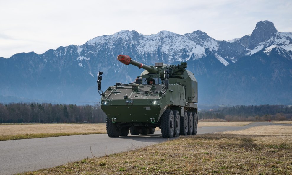 Gaze jarke kao plitak potok: Ukrajina dobiva prve haubice koje pucaju u pokretu