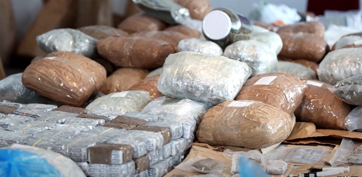 POLICIJSKA AKCIJA STOLJEĆA! Na području Zagreba zaplijenjeno više od 100 kg vrhunskog kokaina, zakopali ga u zemlju!