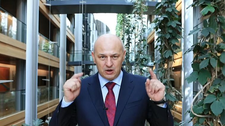 [VIDEO] KOLAKUŠIĆ STOŽERU: ‘Ili ukinite covid-potvrde ili slijede veliki sukobi!’