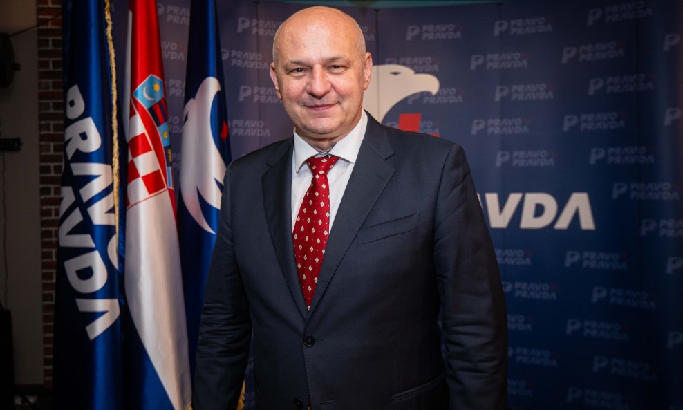 NAJVEĆI GUBITNIK  Kolakušić izgubio kompas: 'Dragi građani, jeste li vi normalni?!'