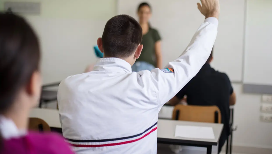 Evo koje škole prelaze na online model nastave, a koje će uživo