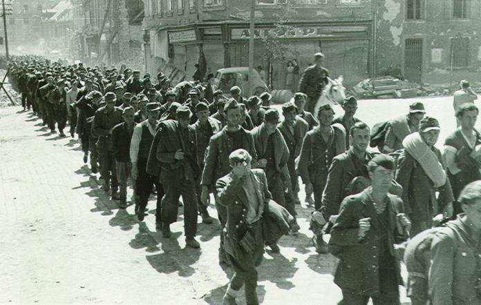 KOLONA SMRTI OD 24.000 HRVATSKIH VOJNIKA OD AUSTRIJE DO BEOGRADA I PANČEVA (Svjedočenje jednog od rijetkih preživjelih)-Tadija Jelčić