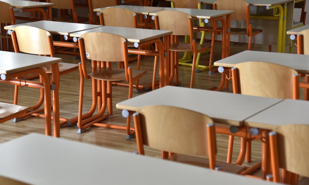 HDZ i DP odlučili: Prvi dan nastave u Dalmaciji počinje izvođenjem himne