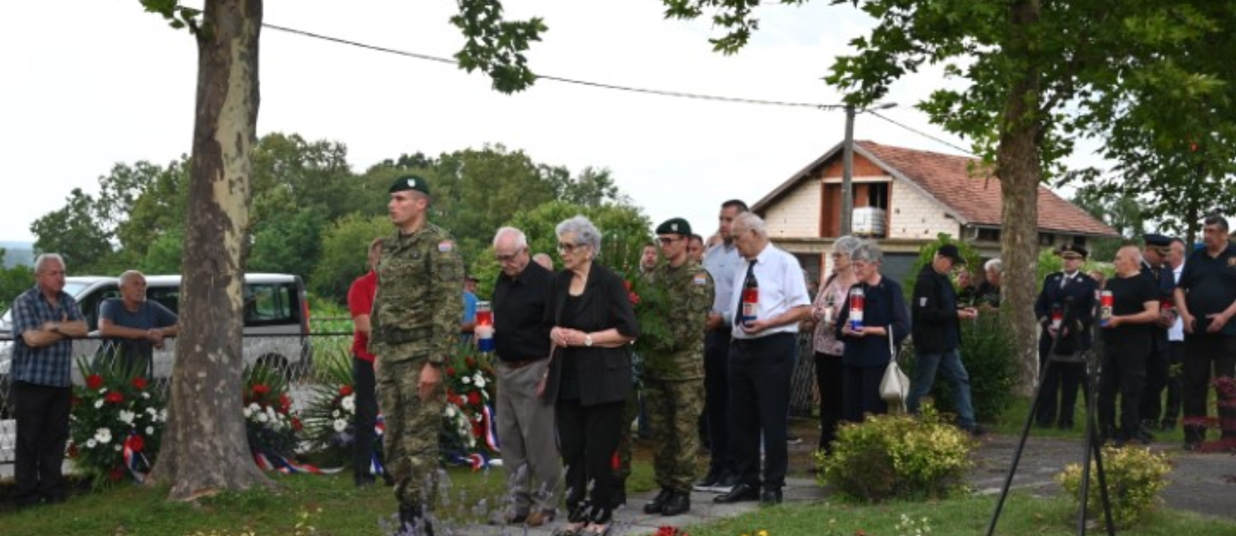 U Komarevu obilježena 33. obljetnica izlaska prvih hrvatskih dragovoljaca na prvu crtu obrane Siska i Banovine