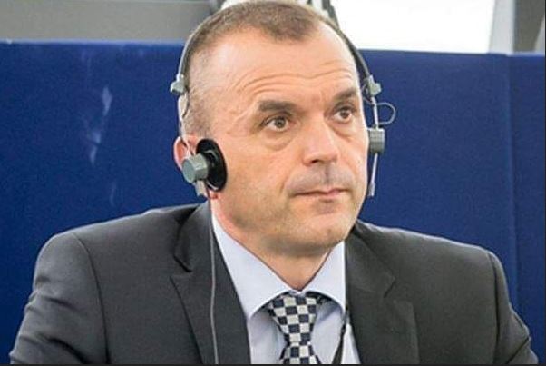 Preminuo je komodor Ivica Tolić