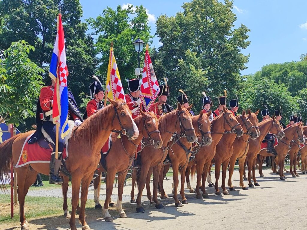 Konjičke postrojbe  isključene  iz mimohoda iz sigurnosnih razloga