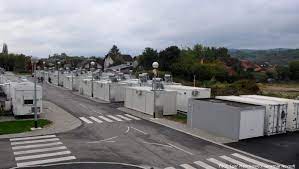 U kontejnerskom naselju u Petrinji preminula dvomjesečna beba