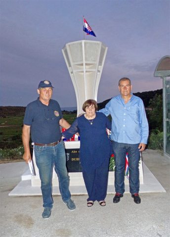 Svečano otkriven spomenik Vukovarskog vodotornja u Čari na Korčuli povodom Dana državnosti