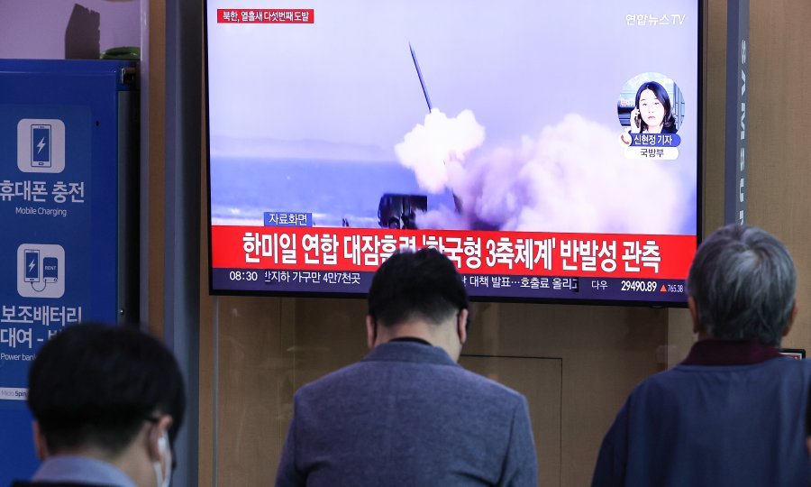 RATNE IGRE  Sjeverna Koreja ispalila deset balističkih projektila. Južna Koreja uzvratila udarac