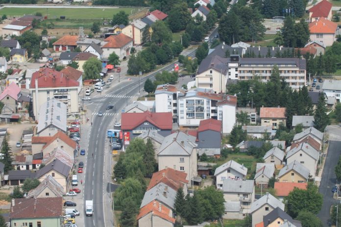Muškarac iz Korenice upucao migranta koji mu je provaljivao u kuću