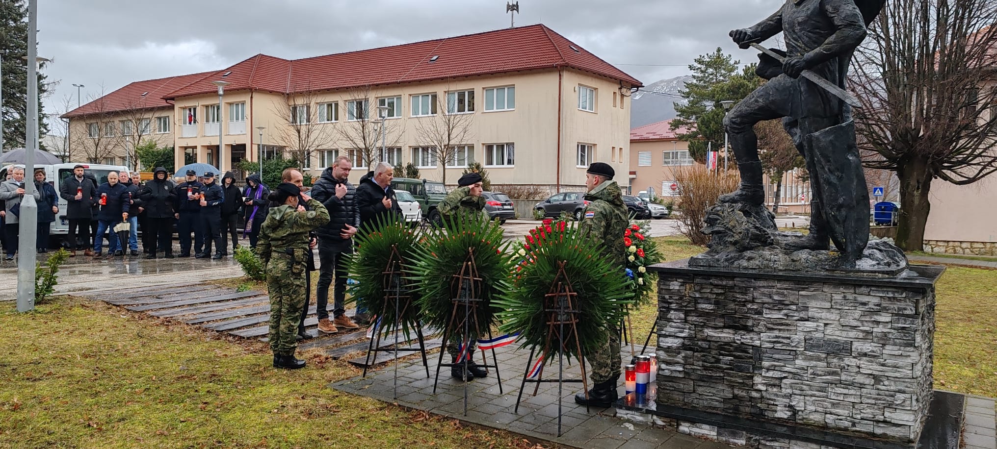 Korenica odala počast heroju neba: 34 godine od povijesnog preleta Danijela Borovića