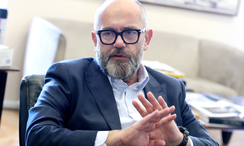 USKOK U NOVOJ AKCIJI  Iznenada dao ostavku pa ostao savjetovati Hrvatske ceste: Tko je Josip Škorić