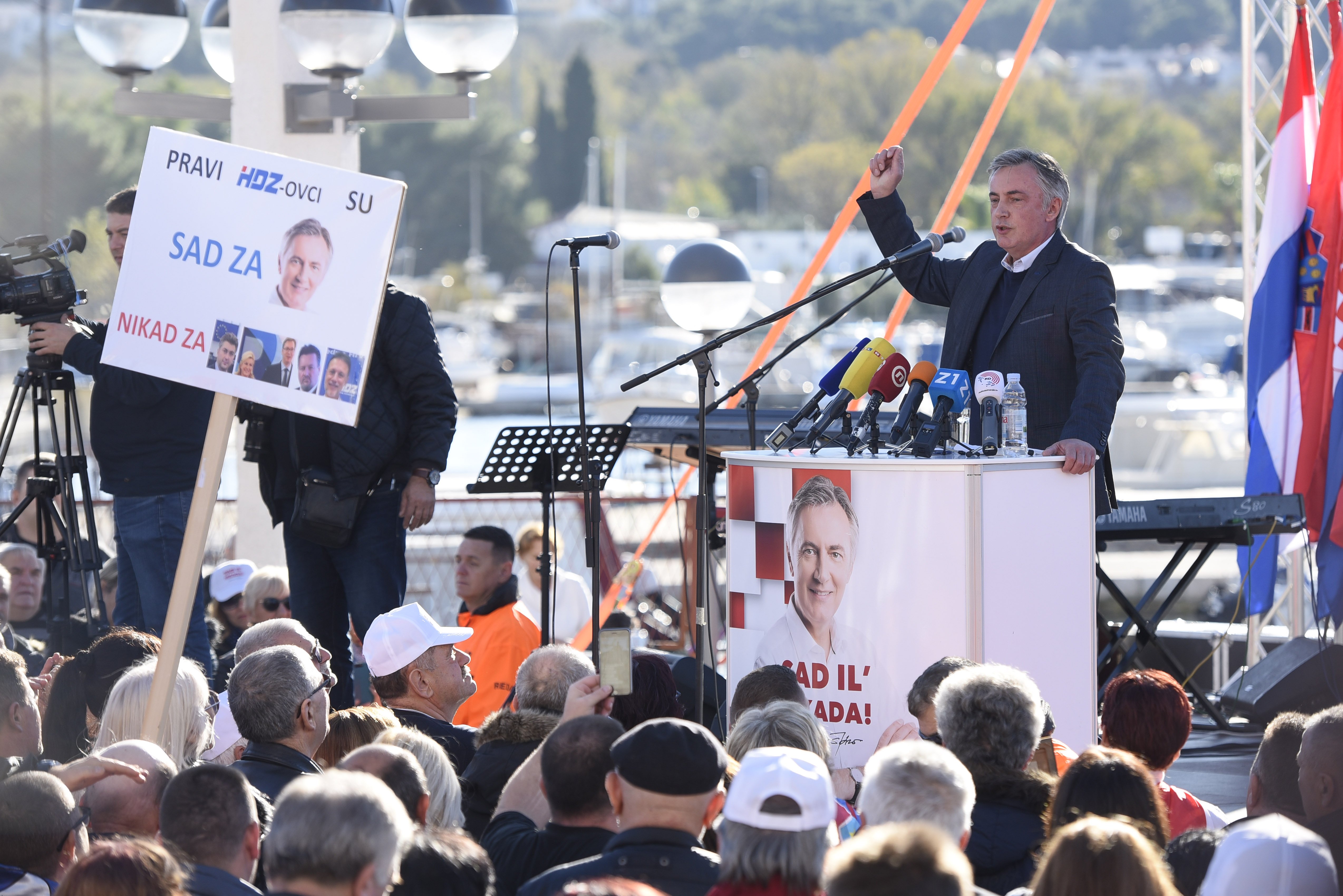 VIDEO Škoro u Splitu: S kim ćete me svađati? S mojim narodom, s mojom Crkvom? Sram vas bilo!