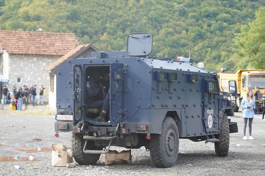I dalje tenzije na sjeveru Kosova, zrakoplovi VS nadlijetali prijelaz Jarinje