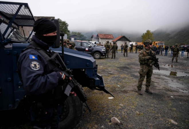 PUCNJAVA NA KOSOVU: Vučić obišao vojnike, diže moral! Poslao ultimatum NATO-u! Hoće li preći granicu?