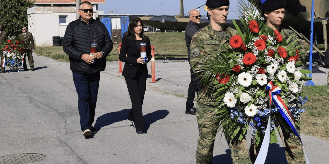 Nebo iznad Slavonije: Heroji Samostalnog zrakoplovnog voda Osijek koji su dali život za slobodu Hrvatske